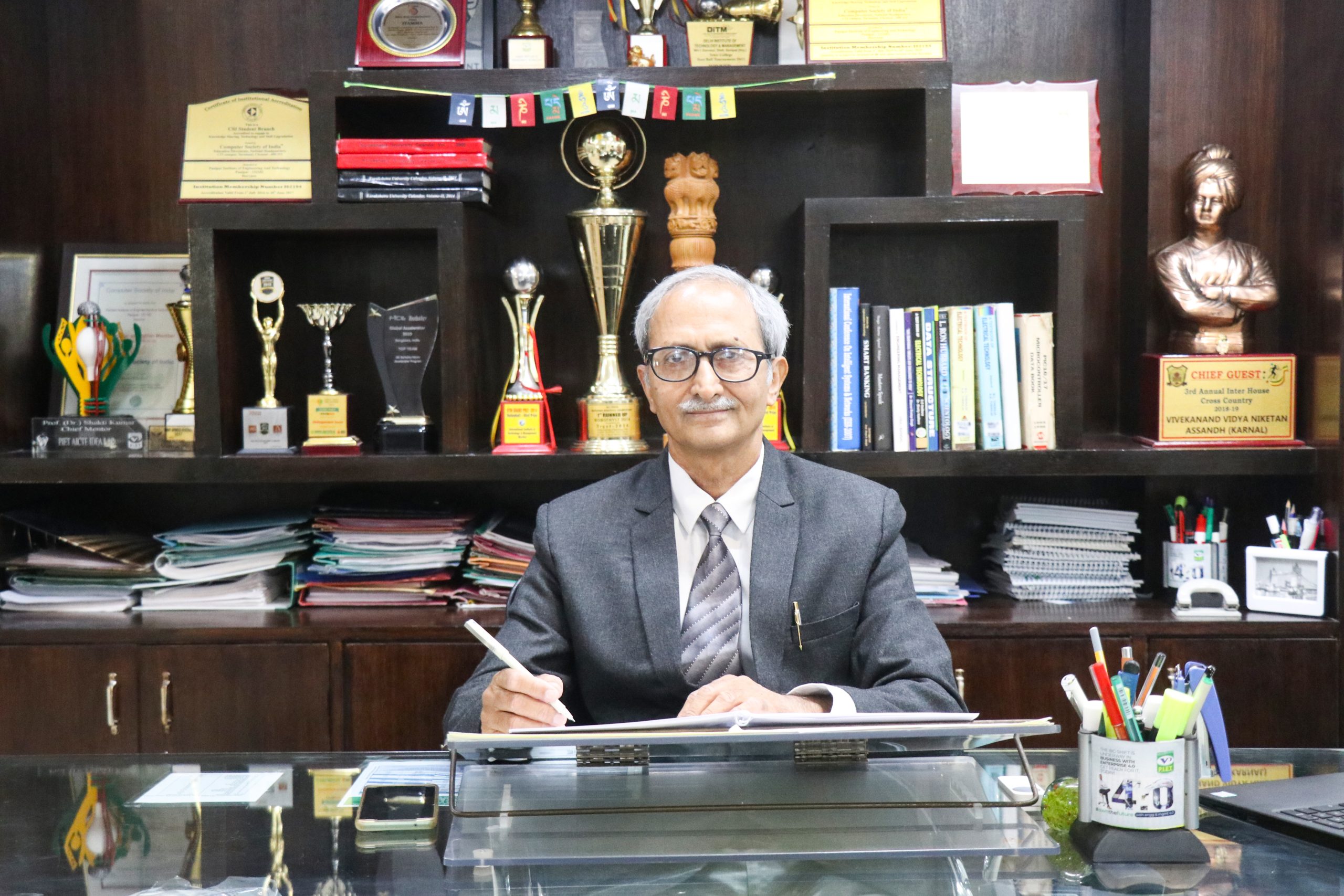 Dr. Shakti Kumar